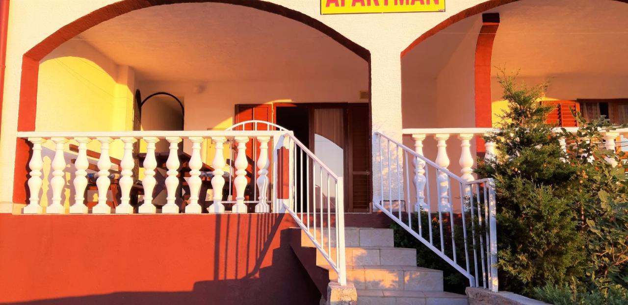 Apartments Stefan Cesarica Exterior photo
